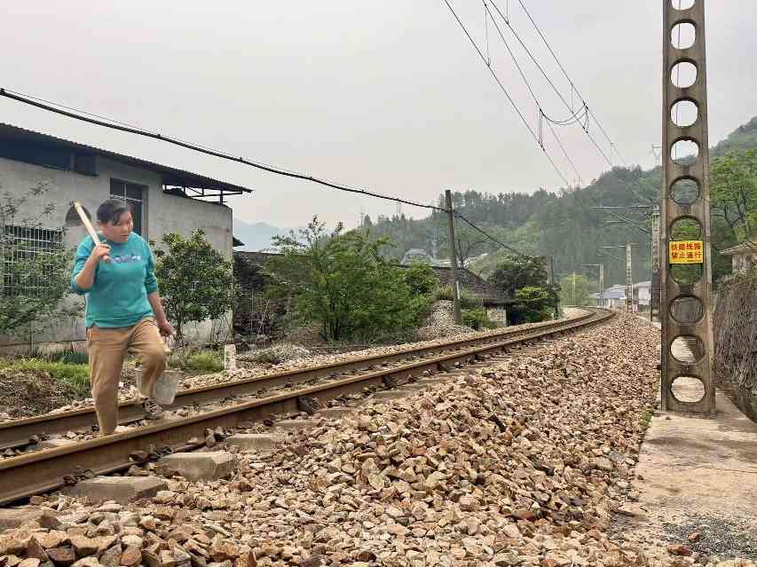 铁路穿村而过：一个湘西村庄与17起火车撞人事故(图4)