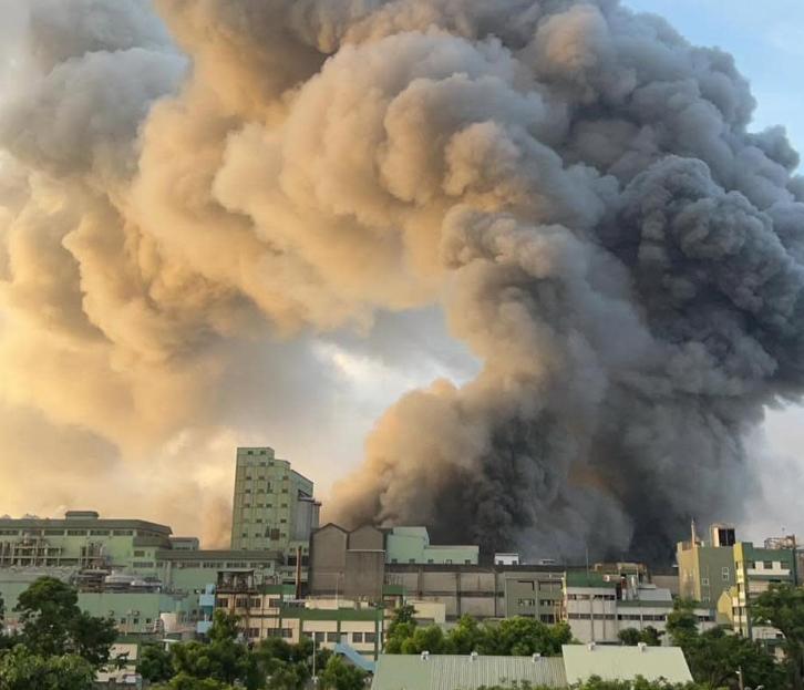 台湾高雄一锂电池工厂发生火灾(图2) 台湾高雄一锂电池工厂发生火灾(图2)