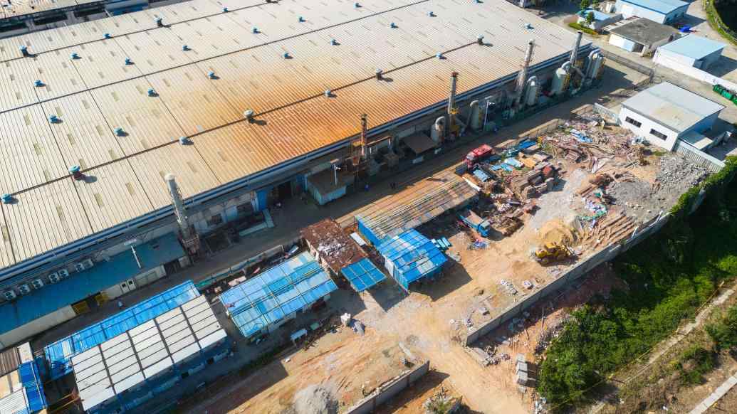 比亚迪惠州工厂突发火灾(图1)