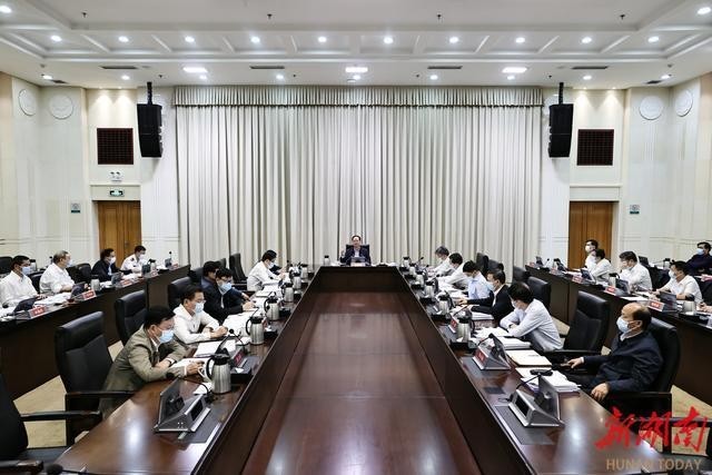 湖南永州发生持续山火 省长紧急部署(图2)