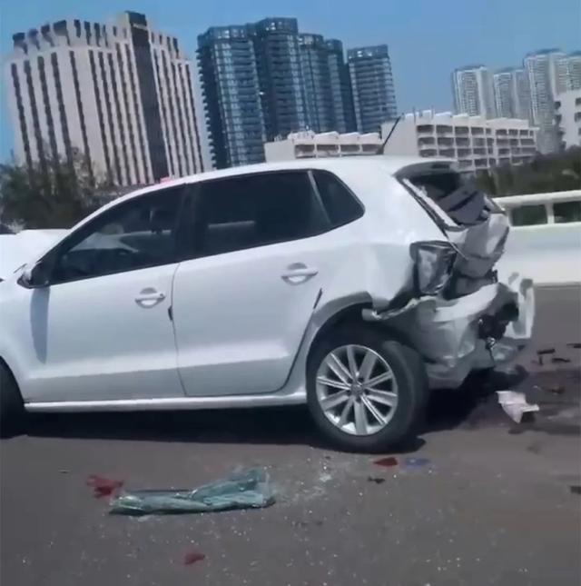 海南海口世纪大桥发生交通事故 致1死1伤(图3)