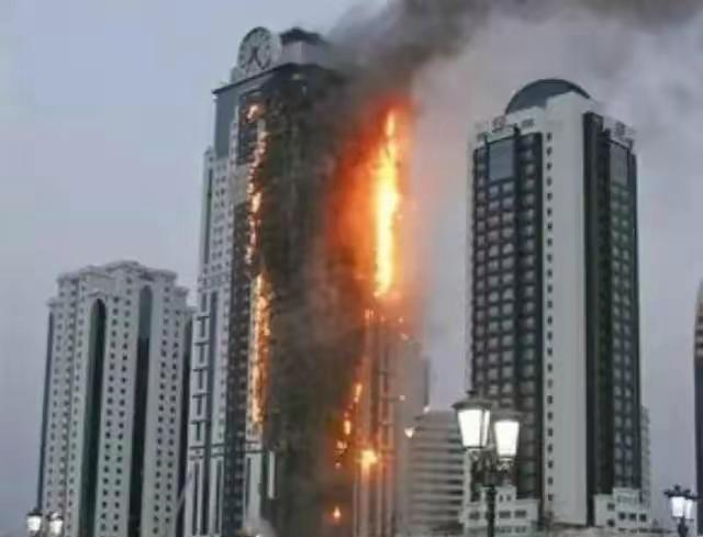 山西省临县一居民小区发生火灾 致5死(图1) 山西省临县一居民小区发生火灾 致5死(图1)