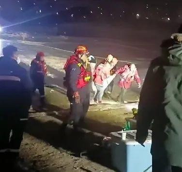 沈阳长白岛公园冰面破裂致两少年溺亡 安全警示需重视(图1) 沈阳长白岛公园冰面破裂致两少年溺亡 安全警示需重视(图1)