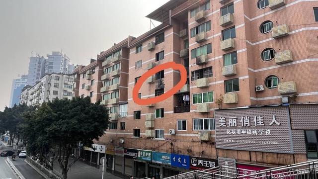 室内火灾致4死3伤 儿童电动车充电不当引发悲剧(图1)