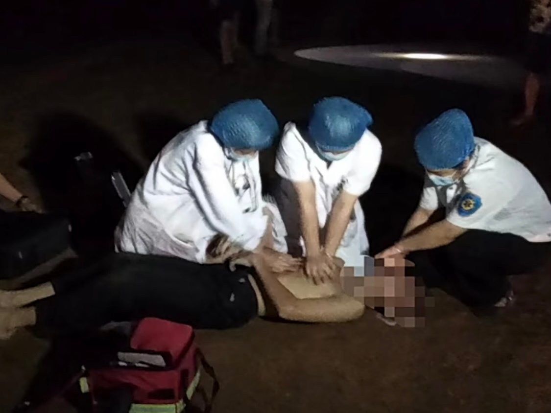 海南临高海域溺水事故4人死亡 救援队伍全力搜救(图2) 海南临高海域溺水事故4人死亡 救援队伍全力搜救(图2)