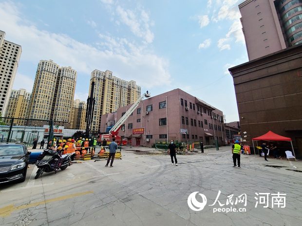 郑州游泳馆局部坍塌致3死9伤 企业经营者被控制(图2)